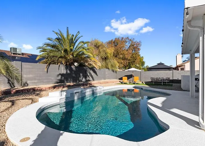 Dom wakacyjny Modern Free Heated Pool Phoenix